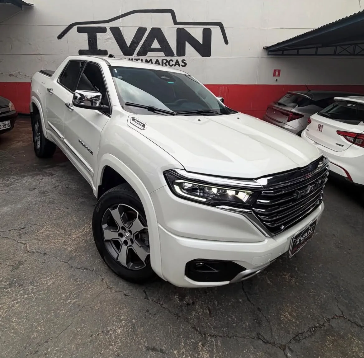 Rampage Laramie 2.0 turbo diesel 4x4 2024 automática