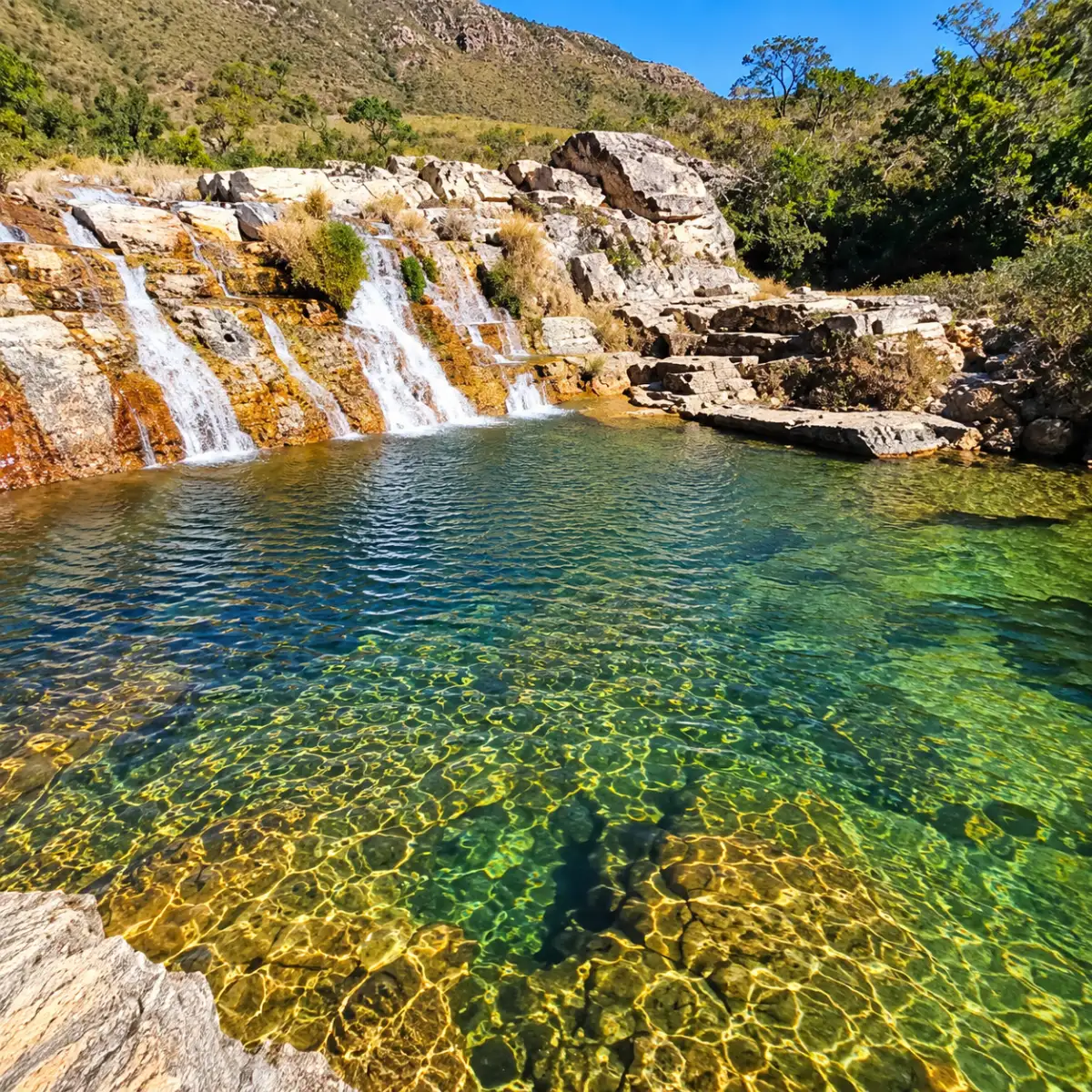 Passeio 4 x 4:Capitólio e Águas Cristalinas